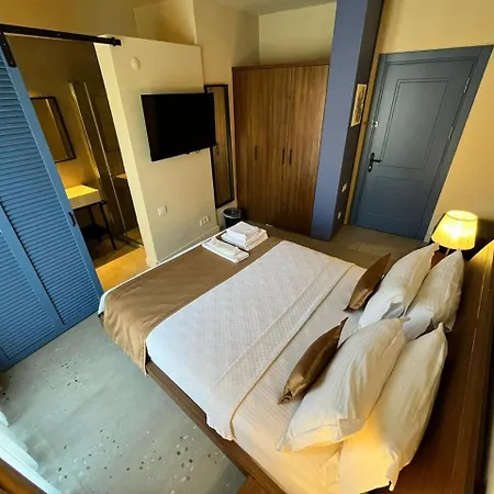 Ramiz Alacati מלון